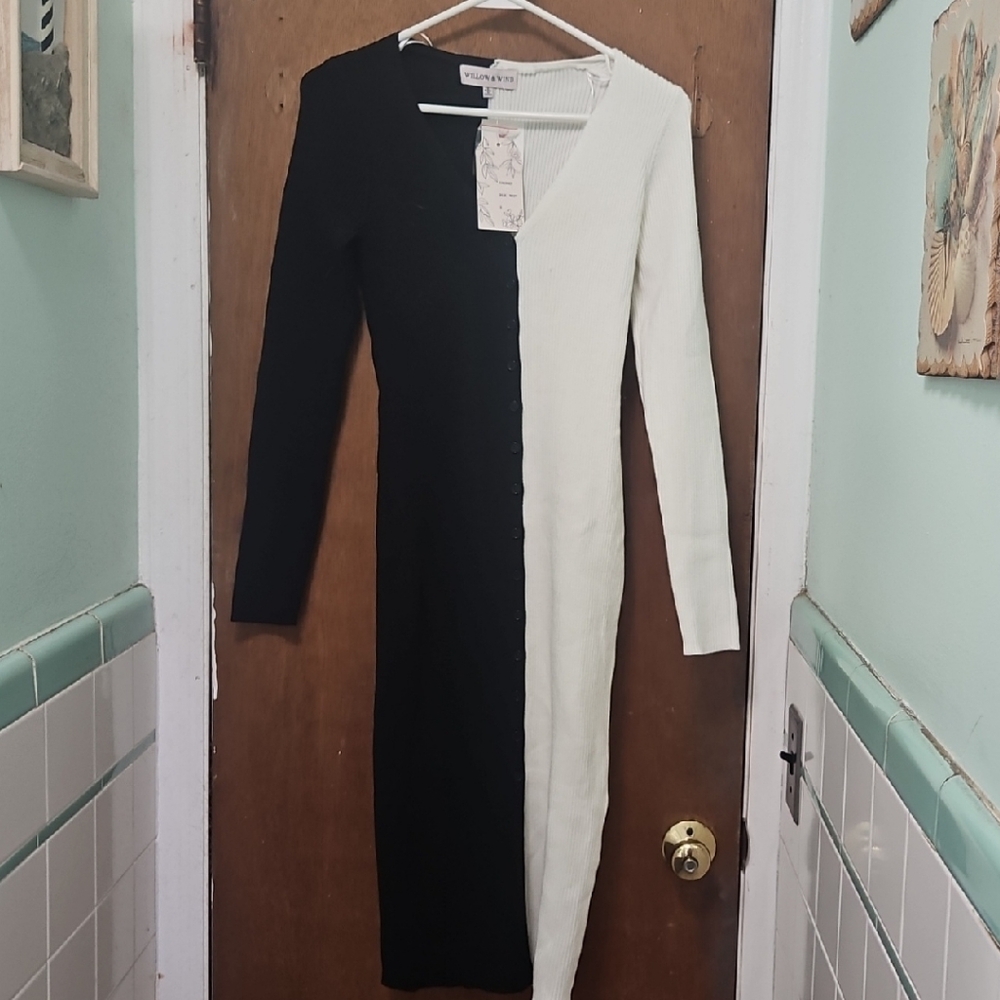 Elegant Two-Tone Long Sleeve Dress